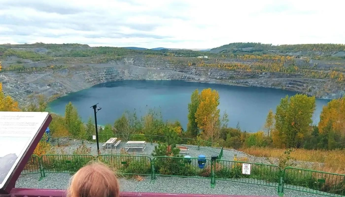 Asbestos Mine Lookout -  Catalog - Val-des-sources