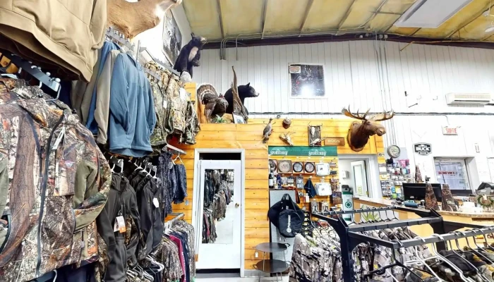 B C Sports Et Fils Inc Inside - Amos