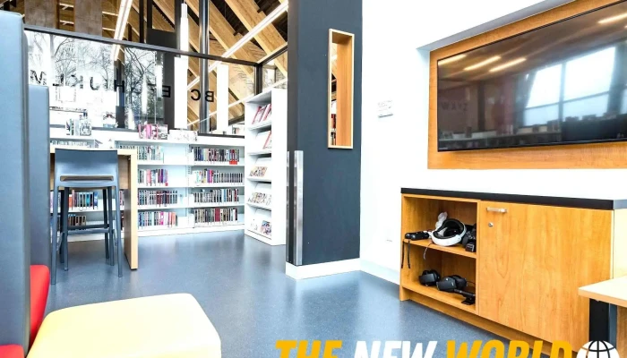 Bibliotheque De Bois Des Filion By Owner - Bois-des-filion