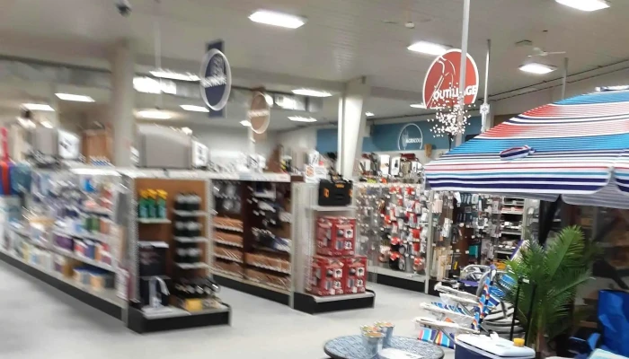Bmr Vivaco Groupe Cooperatif Val Des Sources Hardware Store - Val-des-sources