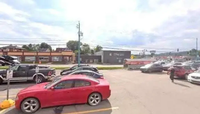 Brunet K Damours J Belzile Pharm Prop Affilies Street View 360deg - Amqui