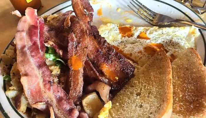 Chuckwagon Cafe -  Bacon - Diamond Valley