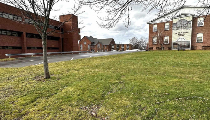 Cumberland Public Libraries -    Four Fathers Memorial Library Public Library - Amherst