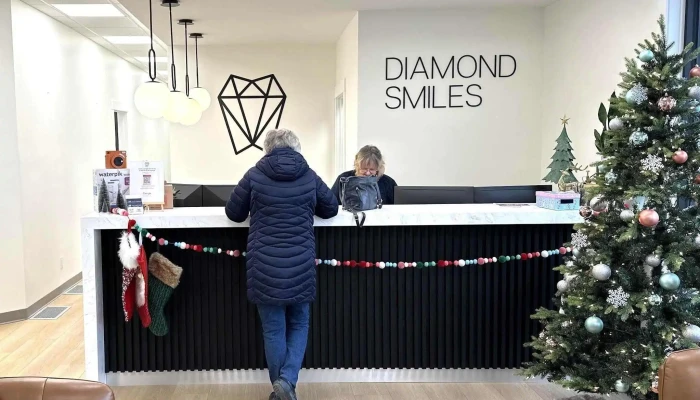 Diamond Smiles -  Phone - Diamond Valley