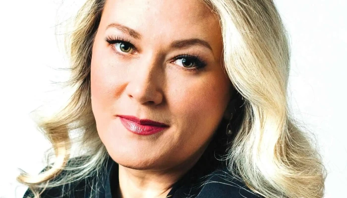 Edward Jones -    Financial Advisor Oxana Bender By Owner - Port Moody