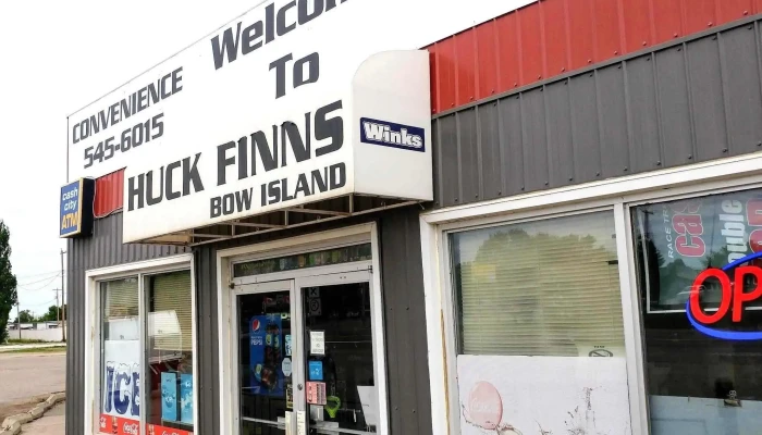 Huck Finn Food Gas Bar All - Bow Island