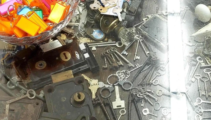 Lovett Lock Key Phone - Alliston