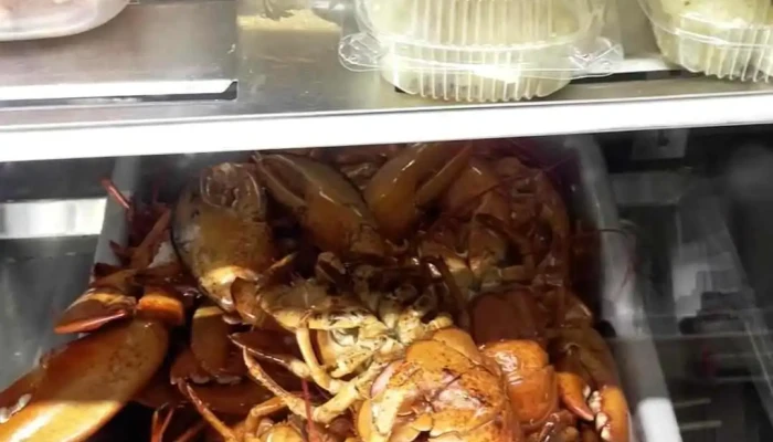 Ponzis Restaurant Fish Market Videos - Bouctouche