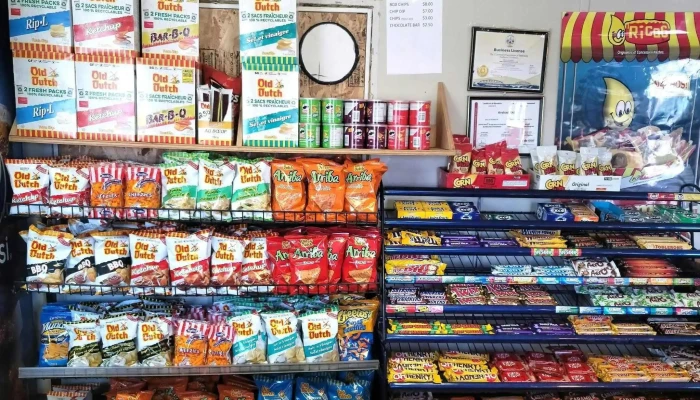 R Video Store And Restaurant -  Vibe - Behchokǫ̀