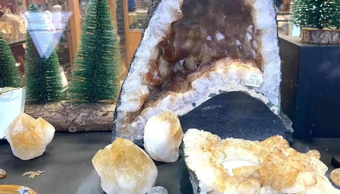 Rocks Gems Instagram - Banff
