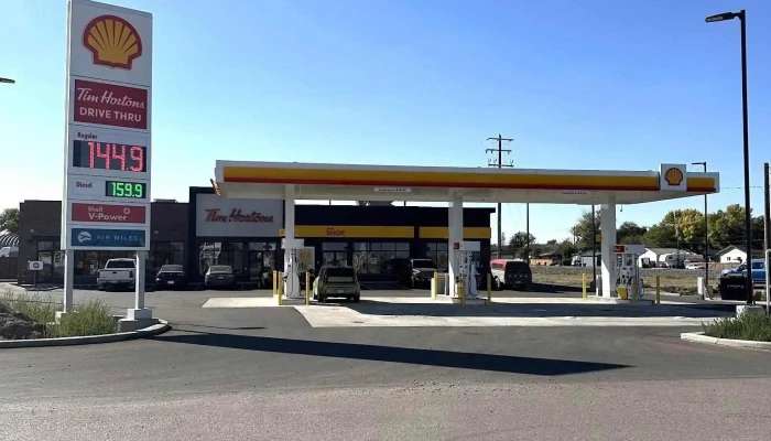 Shell -  Filling Station - Bow Island