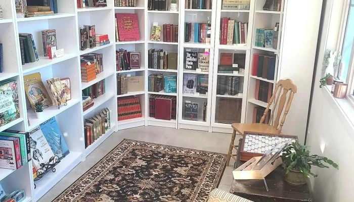 Spisherbocker Books -  Bookshelf - Black Diamond