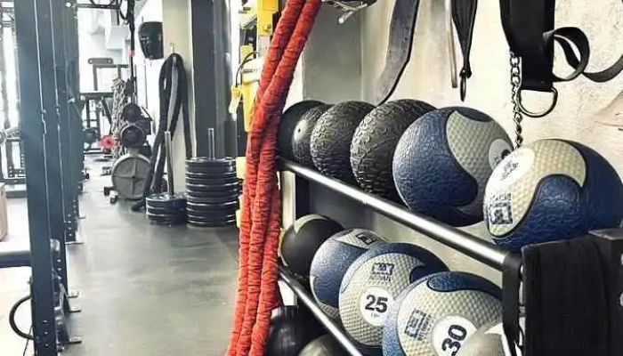 The Garage Gym -  Gym - Amherstburg